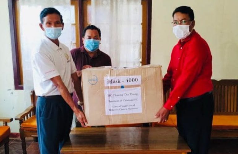 Myanmar Football Federation (MFF) အလုပ်အမှုဆောင်ကော်မတီဝင်၊ ချင်းလဲန်းအက်ဖ်စီအသင်းဥက္ကဌ ဦးတီတီ ( Thawng Tha Thang NC) မှ Surgical Masks (၄၀၀၀) လှူဒါန်း