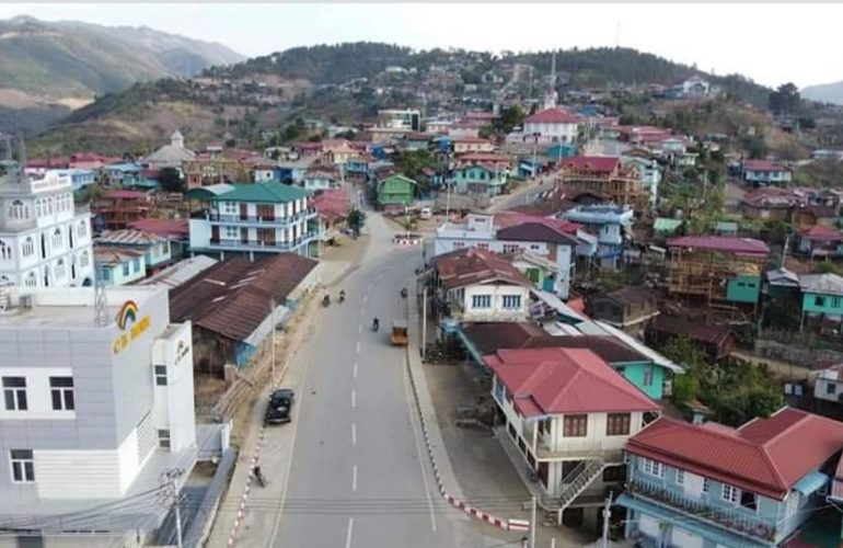 Myanmar Football Federation (MFF) အလုပ်အမှုဆောင်ကော်မတီဝင်၊ ချင်းလဲန်းအက်ဖ်စီအသင်းဥက္ကဌ ဦးတီတီ ( Thawng Tha Thang NC) မှ Surgical Masks (၄၀၀၀) လှူဒါန်း