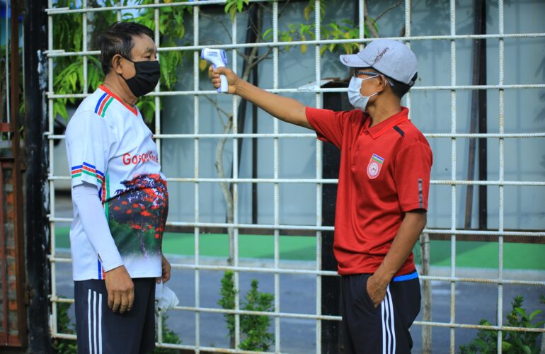 Chinland FC အသင်း social distancing guideline နှင့်အညီ လေ့ကျင့်ရေးပုံမှန် စတင်ပြုလုပ်နေတဲ့ပုံရိပ်များ