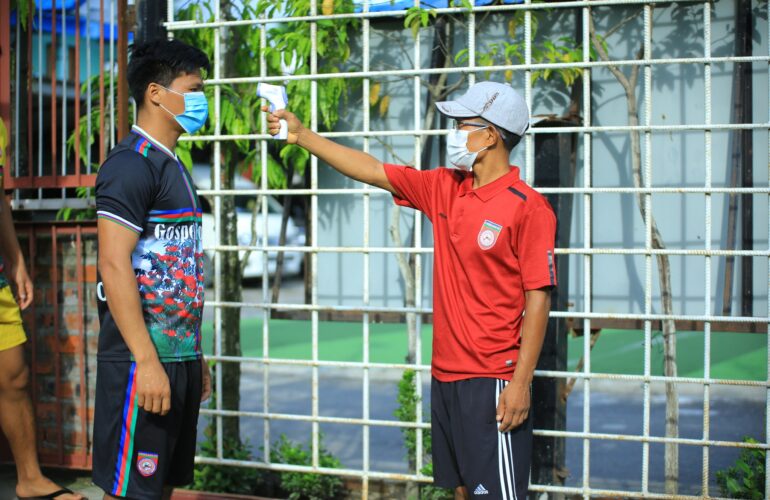 Chinland FC အသင်း social distancing guideline နှင့်အညီ လေ့ကျင့်ရေးပုံမှန် စတင်ပြုလုပ်နေတဲ့ပုံရိပ်များ