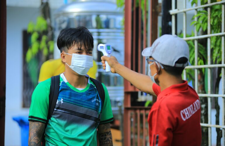 Chinland FC အသင်း social distancing guideline နှင့်အညီ လေ့ကျင့်ရေးပုံမှန် စတင်ပြုလုပ်နေတဲ့ပုံရိပ်များ