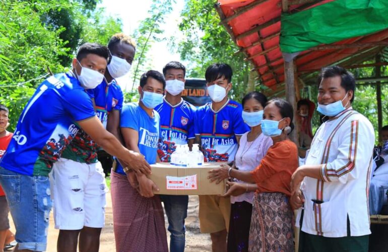 Chinland FC မှ Chinland for PALETWA  အစီအစဉ်တွင် စစ်ဘေးရှောင်ပြည်သူများအား ပထမအကြိမ် သွားရောက်ကူညီလှူဒါန်းခဲ့