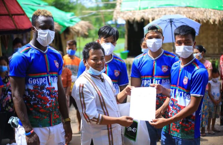 Chinland FC မှ Chinland for PALETWA  အစီအစဉ်တွင် စစ်ဘေးရှောင်ပြည်သူများအား ပထမအကြိမ် သွားရောက်ကူညီလှူဒါန်းခဲ့